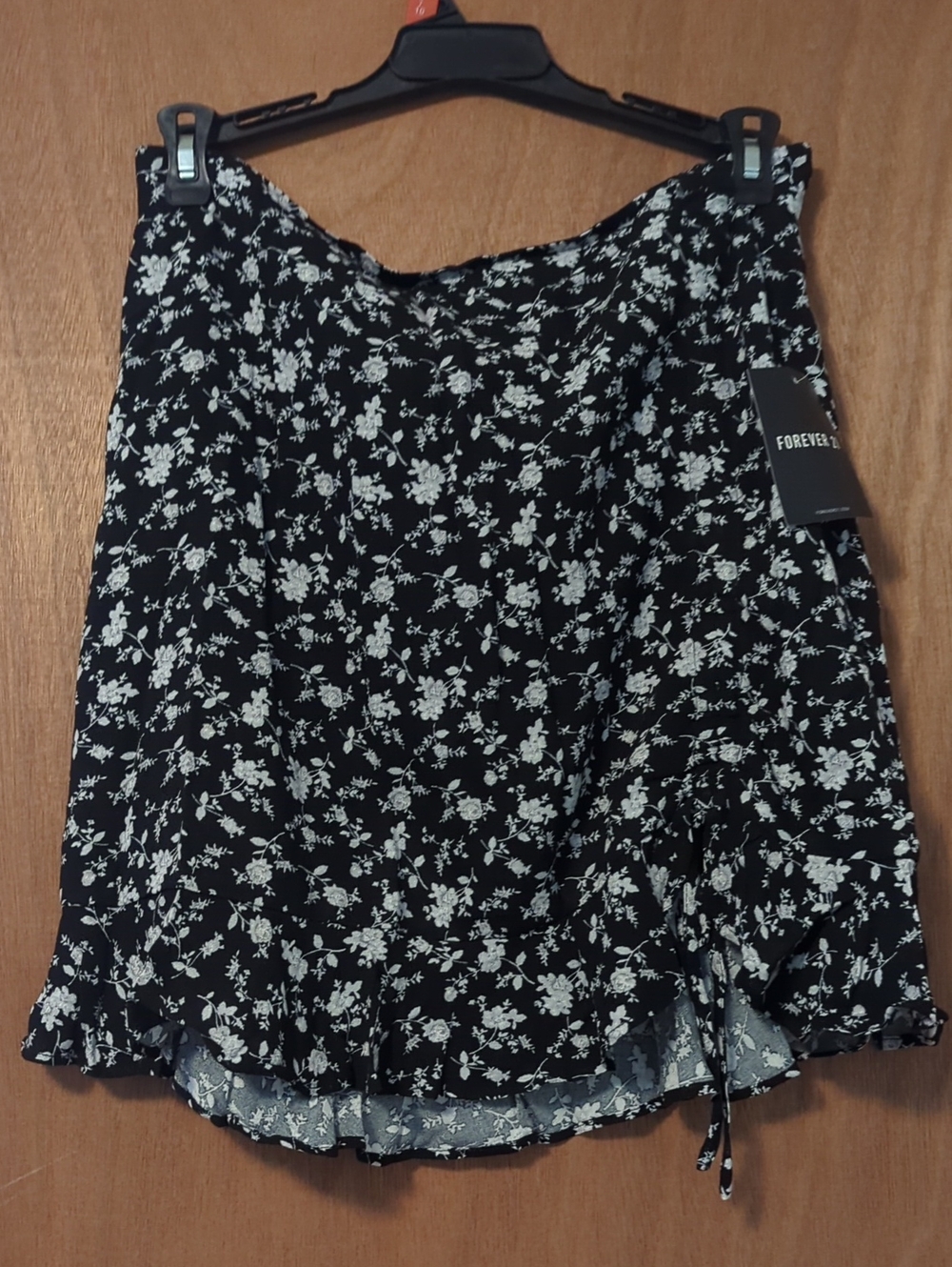 Forever 21 Black and White Floral Ruffle Mini Skirt